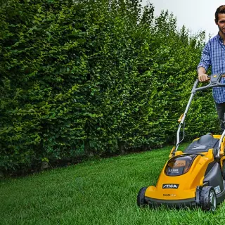 Ekspert STIGA radzi: jak wybrać kosiarkę do małego ogrodu?
